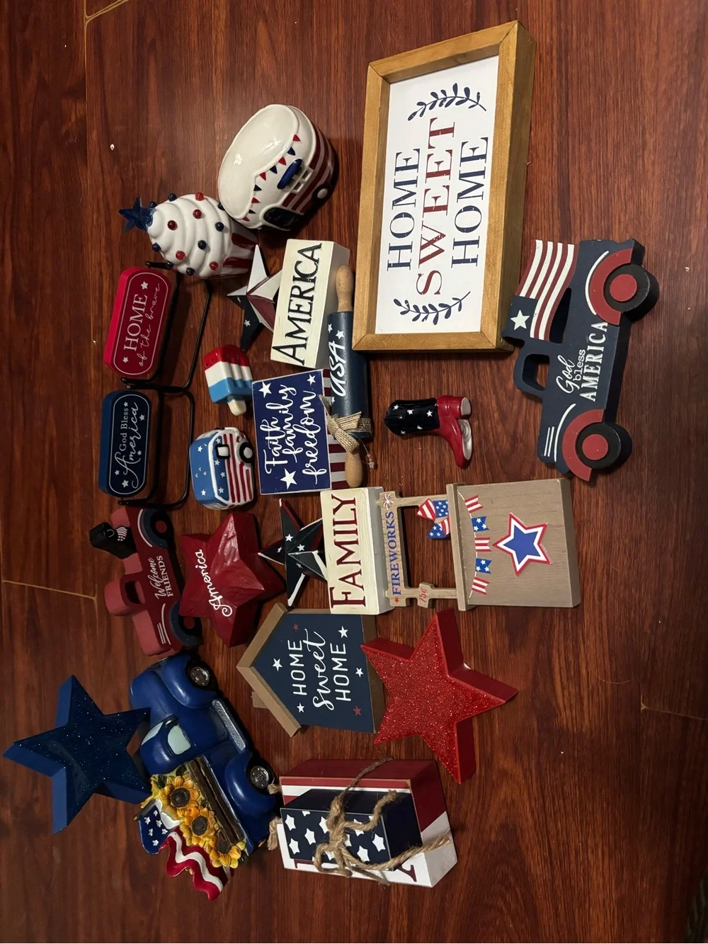 Hobby Lobby Patriotic Red White Blue Tabletop Holiday Decor Assortment